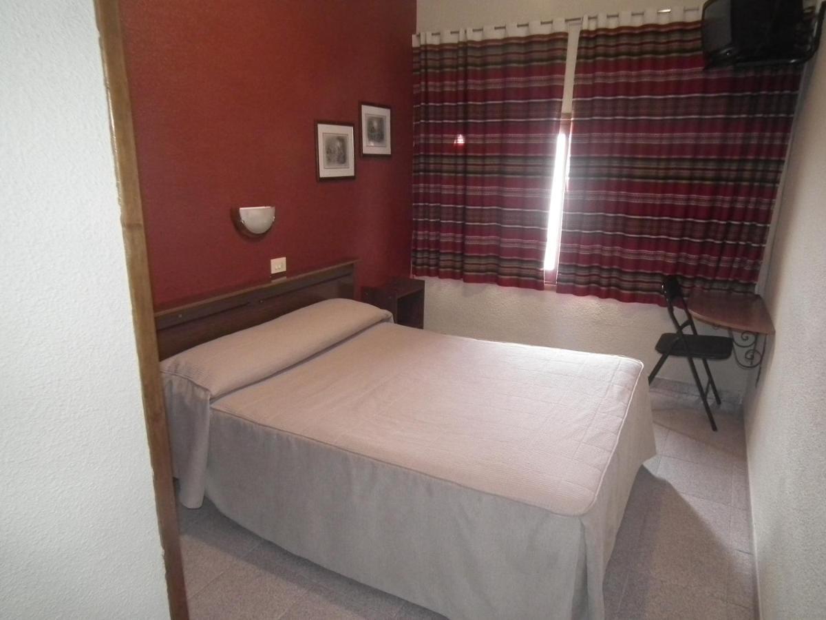 Hostal La Muralla Morella Zimmer foto